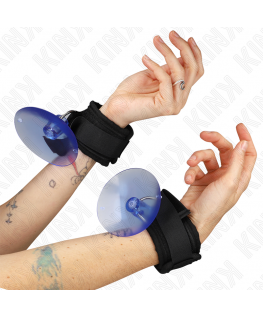 KINK - FERMAPOLSO A VENTOSA NERO 29-40 CM X 5 CM KINK - FERMAPOLSO A VENTOSA NERO 29-40 CM X 5 CM che trovi in offerta solo su SexyShopOnline a -35% di sconto